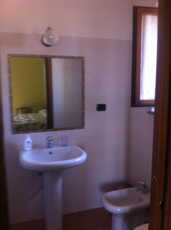Agriturismo Tre Tigli Asti Szoba fotó